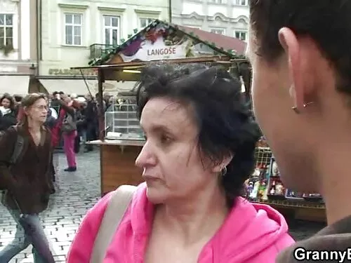 Cu ce video porno cu ...
