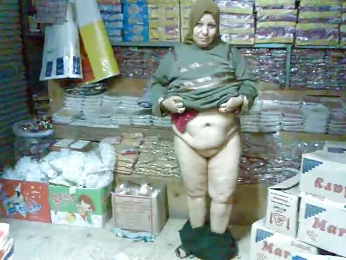 Varvara curioasă și- ...